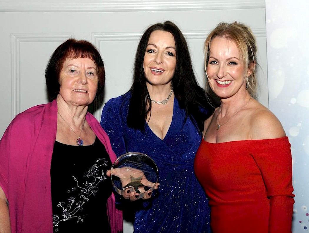 Caroline Moore with her sister Annette and their proud mum 