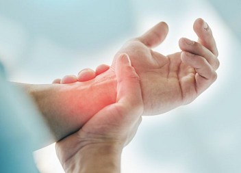 £18,000 Damages for 2-year Delayed Diagnosis of Scaphoid Fracture